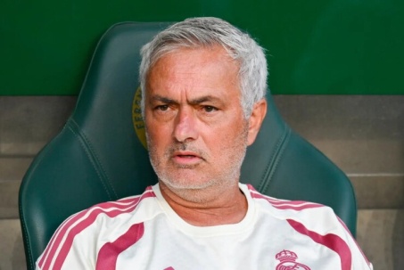 Lộ danh sách "bất khả xâm phạm" tại Real, Arnold dễ thành "vật tế thần" của Mourinho
