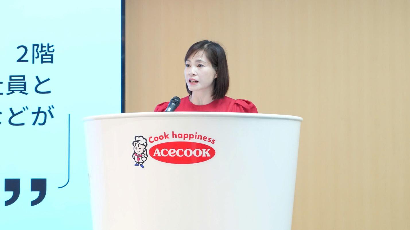 Bà Nguyễn Thị Hiền - Phó giám đốc Quỹ Bảo Trợ Trẻ Em Việt Nam phát biểu tại chương trình