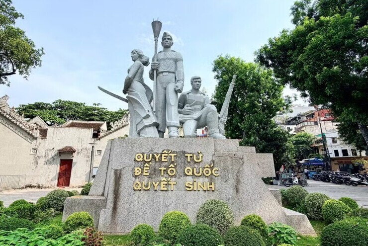 Hà Nội dự kiến di dời tượng đài  Quyết tử để Tổ quốc quyết sinh 