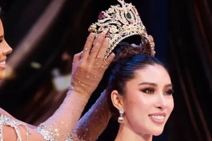 Đương kim Hoa hậu Hòa bình Mỹ bị tước vương miện