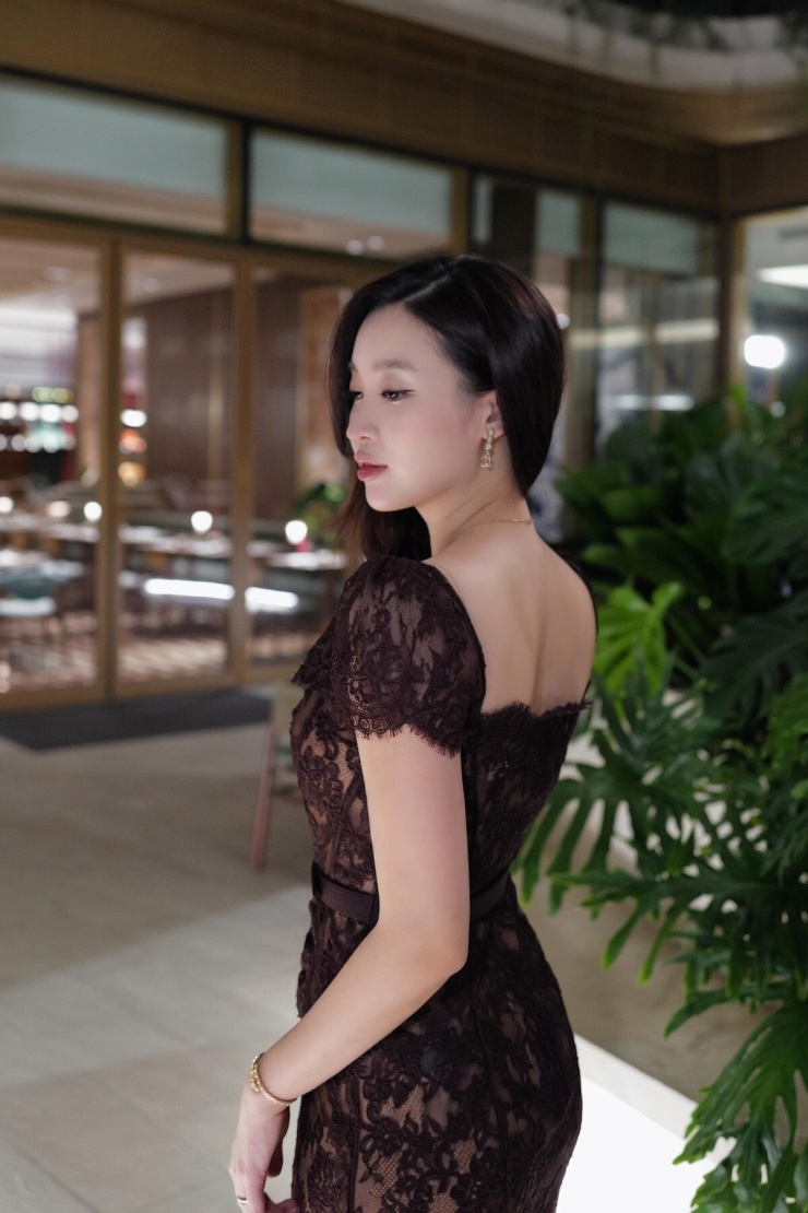Phong cách 'phu nhân hào môn' của Đỗ Mỹ Linh - 2