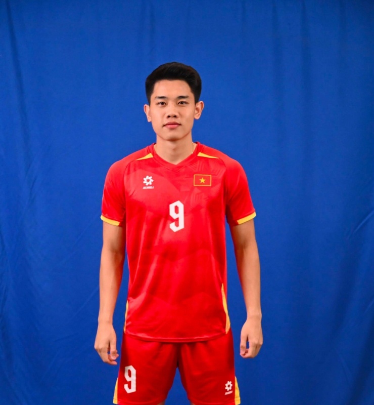 Ảnh sao 20/8: Mỹ Linh mừng sinh nhật tuổi 51 - 6