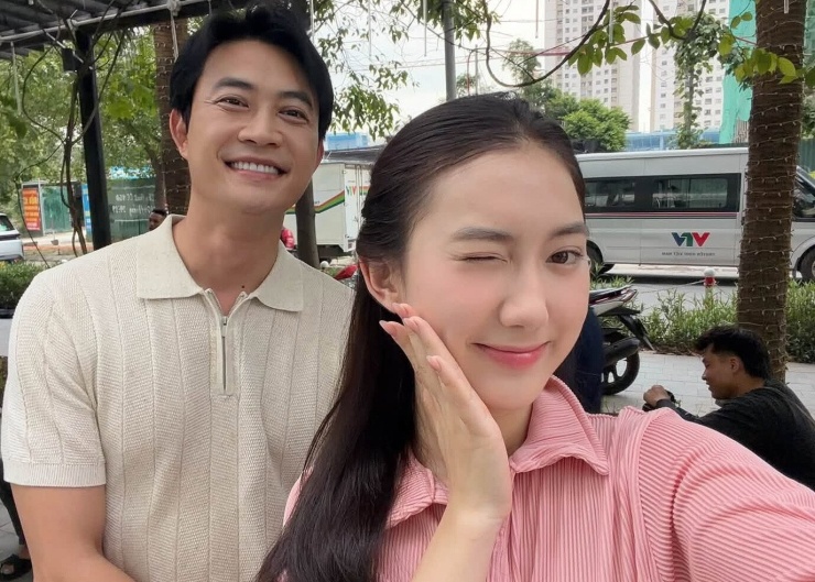 Thanh Tâm và Tiến Lộc ở hậu trường phim. 