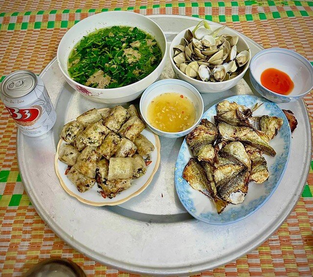 5 mâm cơm gia đình nấu vội khiến cộng đồng thích thú - 3