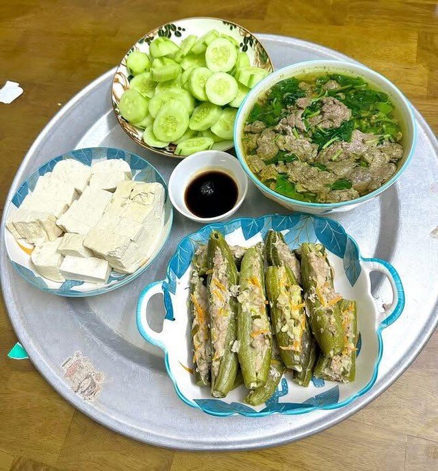 5 mâm cơm gia đình nấu vội khiến cộng đồng thích thú - 1