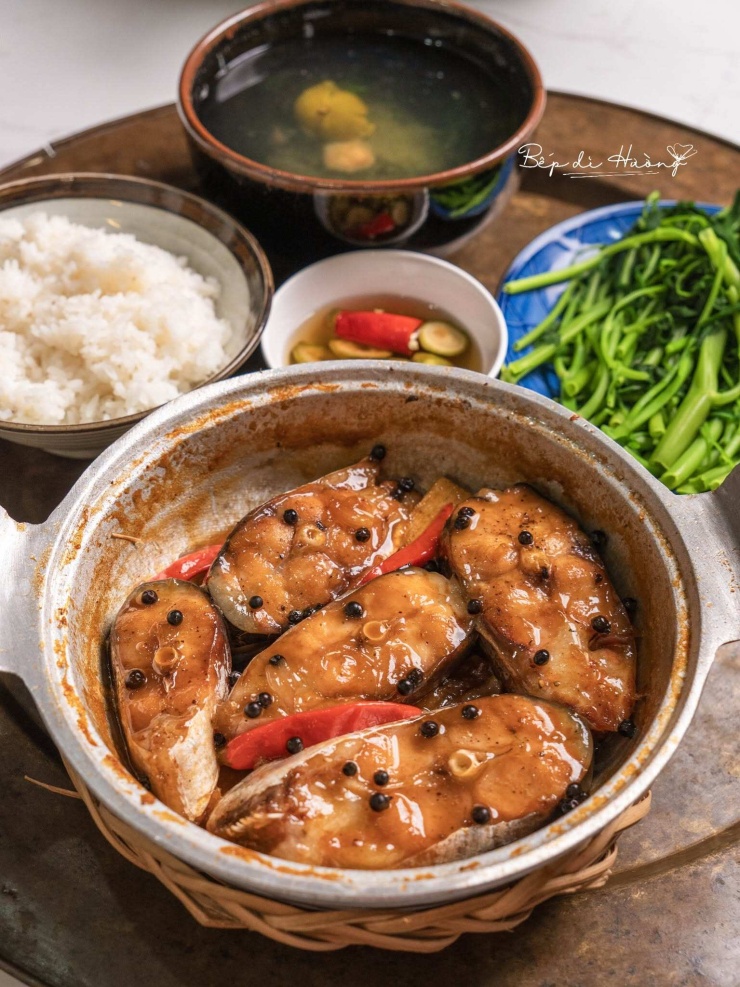 Dân Việt giới thiệu cách kho cá basa kho tộ hương vị đậm đà thơm béo
