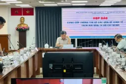 Thi công dự án công viên, phát hiện 2 huyệt mộ, một áo quan không nắp
