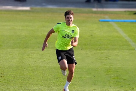 Simeone loại Alvarez khỏi danh sách thi đấu, nói gì về tin đồn gia nhập Barca?
