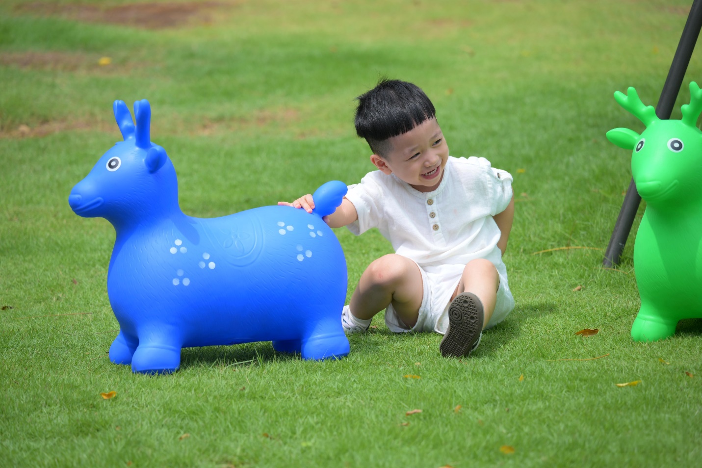Công viên, khoảng xanh là nơi giúp trẻ học tập, trải nghiệm lớn khôn mỗi ngày. Ảnh: Phong Anh