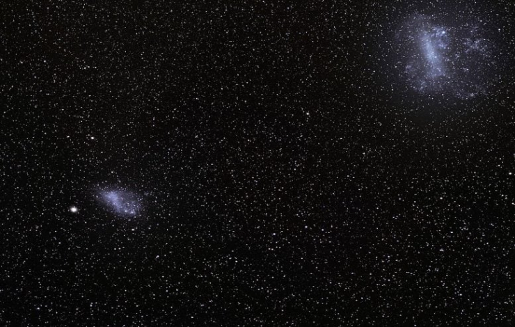 Thiên hà Magellanic Cloud lớn và nhỏ.