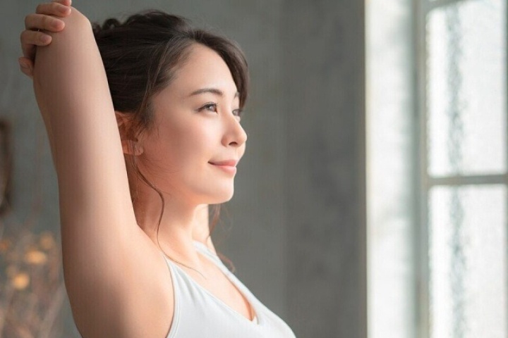 Bác sĩ chỉ cách chăm sóc vùng da dưới cánh tay trắng mịn