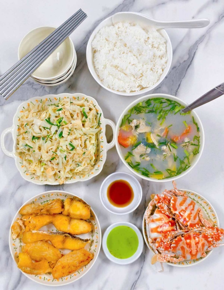 Mâm cơm nhiều hải sản của mẹ 3 con 'không giỏi nấu ăn' - 6