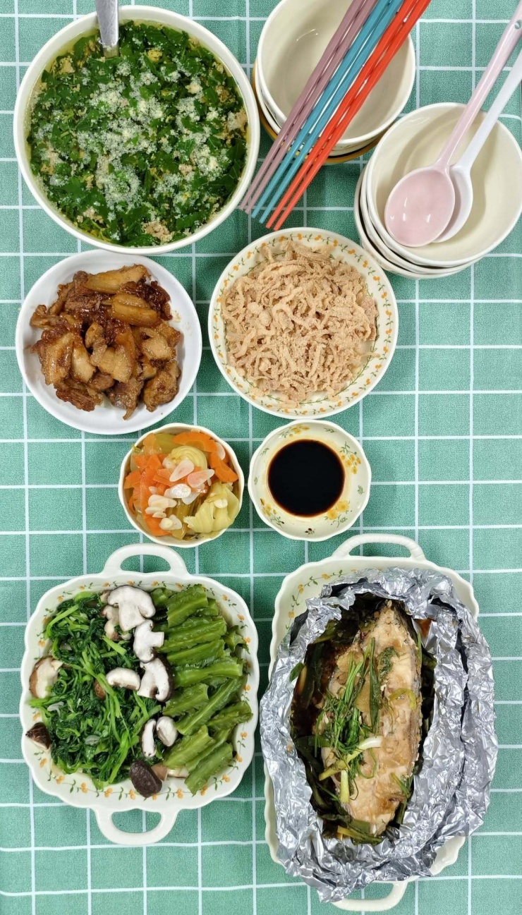 Mâm cơm nhiều hải sản của mẹ 3 con 'không giỏi nấu ăn' - 5
