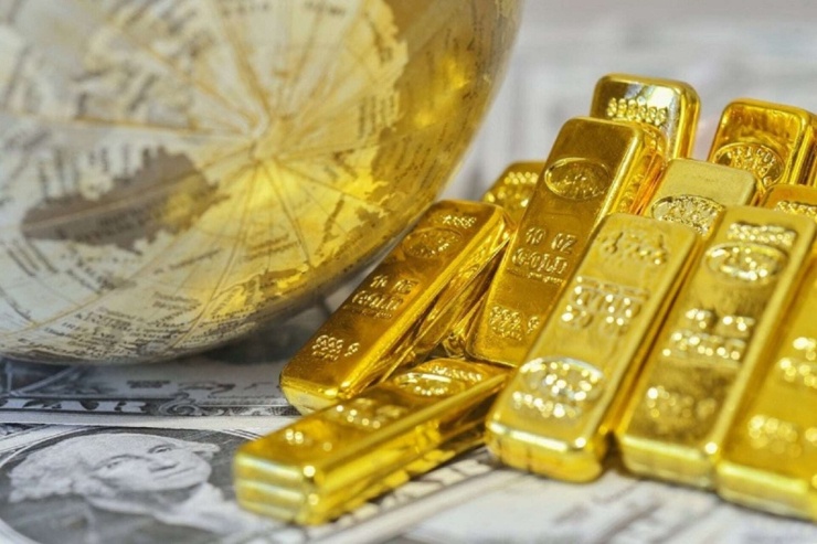 Tính trong chiều nay thời điểm giá vàng trong nước chạm mức 4.600 USD/ounce, giá vàng miếng SJC bán ra còn cao hơn giá vàng thế giới khoảng 1,3 triệu đồng/lượng.
