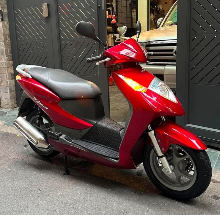 Xe tay ga Ý Honda Dylan 20 năm tuổi giá đắt hơn SH Mode 2026 - 1