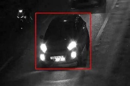 Tài xế bị phạt vì camera AI phát hiện ôtô độ đèn