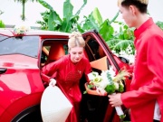 Cô dâu Nga xinh như búp bê, bất ngờ vì được tặng vàng trong đám cưới ở Quảng Trị