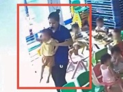 Hà Nội: Làm rõ vụ cháu bé 2 tuổi bị cô giáo đưa vào góc khuất, tát vào mặt