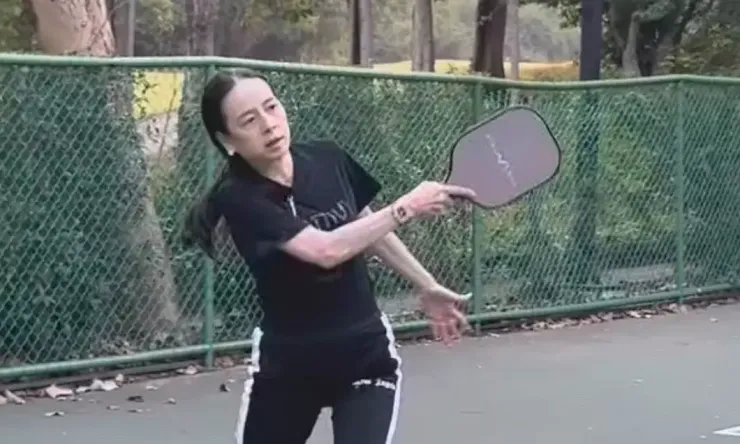 Madam Pang tập đủ các môn giữ dáng năng động tuổi 60 - 4