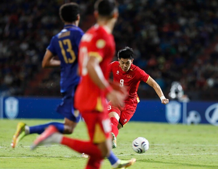 Trực tiếp bóng đá Thái Lan - Việt Nam: Lê Giang cứu thua xuất sắc (Chung kết AFF Cup) (Hết giờ) - 4