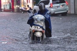 Tin mới nhất về bão số 4: Mưa to đến rất to ở miền Bắc kéo dài bao lâu?