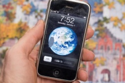 Bài báo năm 1963 đã dự đoán về điện thoại di động, Siri, FaceTime