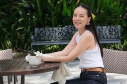 Madam Pang tập đủ các môn giữ dáng năng động tuổi 60