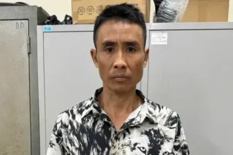 Tạm giữ đối tượng đánh người, thách thức 'quay video thoải mái'