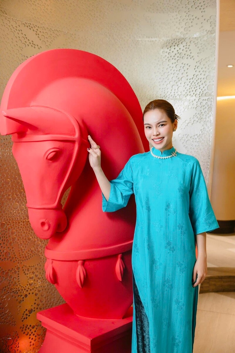 Ca sĩ Giang Hồng Ngọc