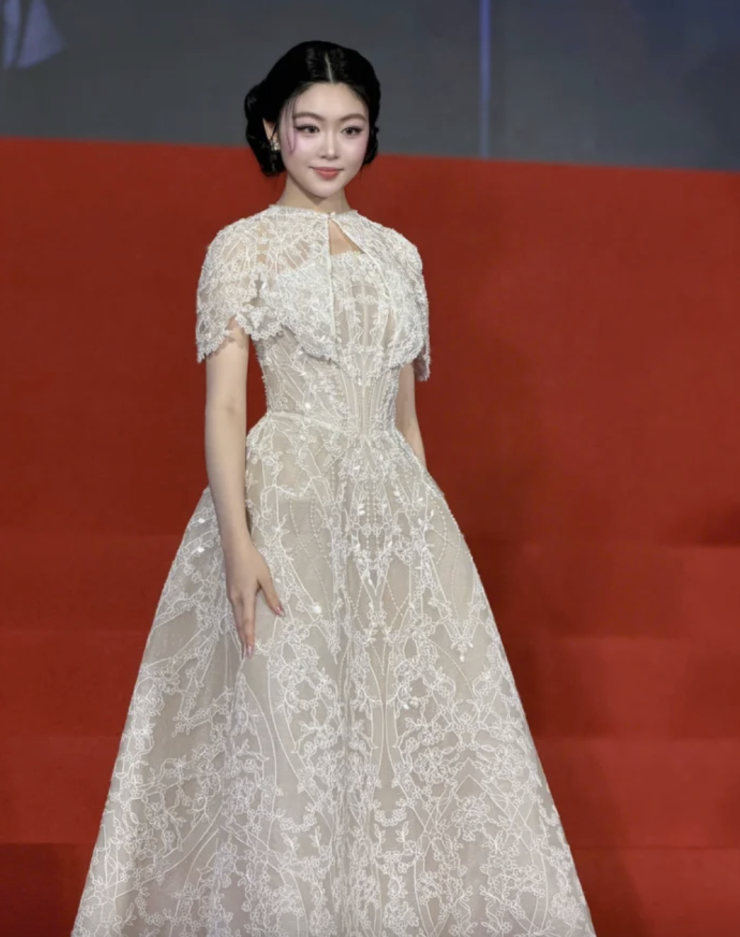 Lọ Lem nhà MC Quyền Linh khiến bao người xao xuyến - 6