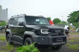 Chi tiết Toyota Land Cruiser FJ giá gần 1,2 tỷ đồng tại Việt Nam
