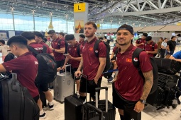 ĐT Việt Nam hân hoan về nước sau chiến thắng Thái Lan, chờ nâng cúp AFF Cup ở Mỹ Đình