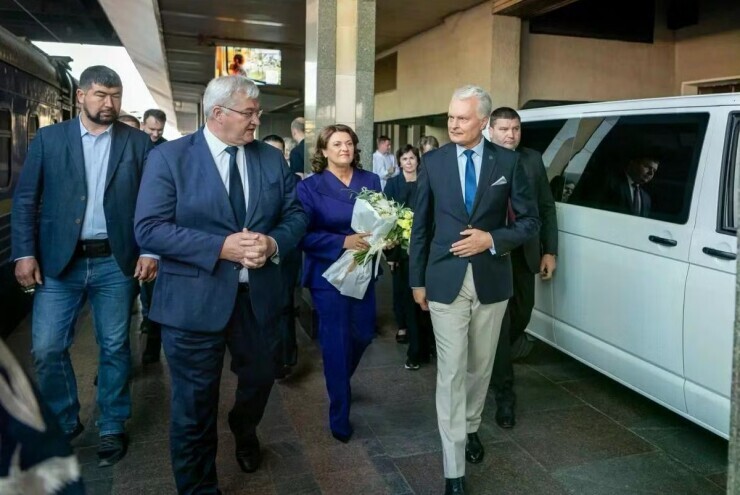 Ukraine dồn dập đón lãnh đạo châu Âu, gửi tín hiệu đến Nga trong ngày quốc khánh