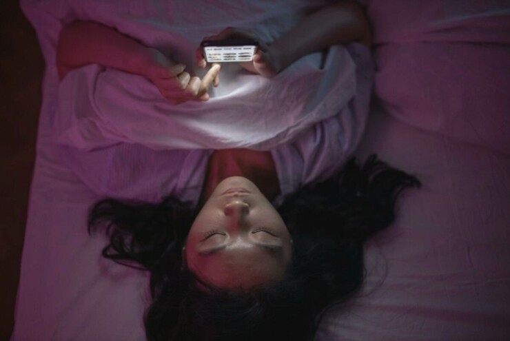 'Đốt' não từ thói quen lướt TikTok vài phút trước ngủ