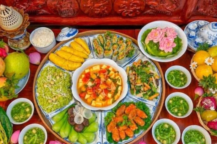 Gợi ý mâm cúng Rằm tháng 7 Âm lịch món chay tươm tất, vừa đẹp, vừa thơm, cầu bình an may mắn