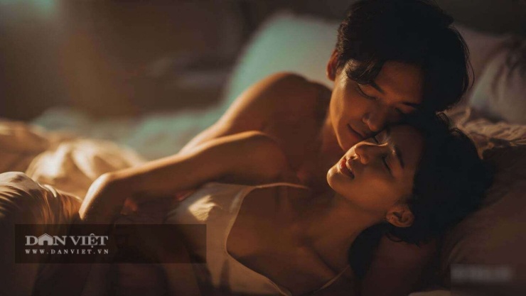 Đêm tân hôn, vợ tôi biến thành một nàng thơ dịu dàng, e lệ