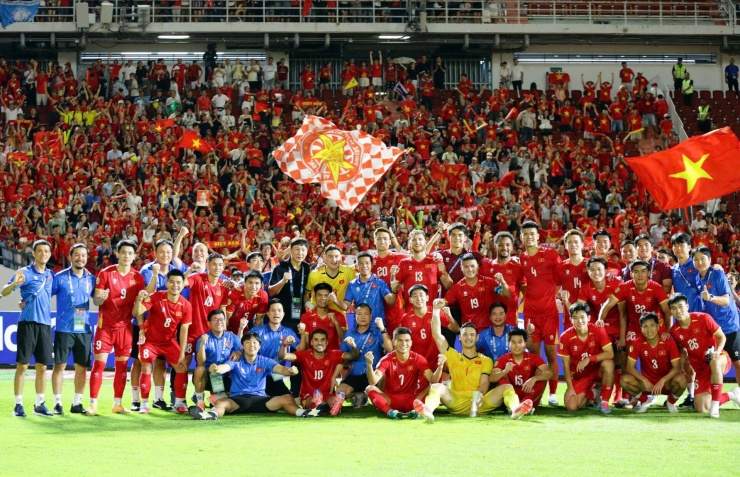 ĐT Việt Nam đánh bại ĐT Thái Lan 2-0 tại chung kết lượt đi ASEAN Cup 2026 ngay trên sân khách. Ảnh: VFF.