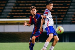 Tin mới nhất bóng đá sáng 25/8: Đội U12 Lào gây địa chấn hạ U12 Barcelona, vô địch giải quốc tế