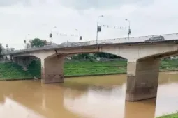 Sự thực thông tin cầu Đông Kinh bị nứt ngang