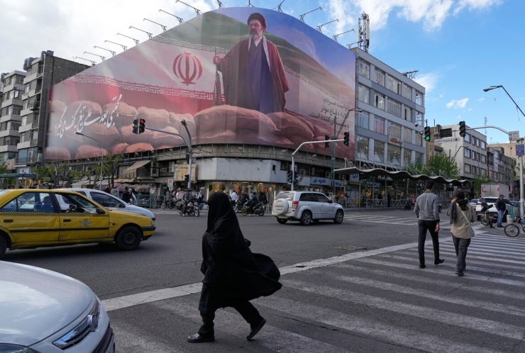 Iran cảnh báo tấn công lợi ích sống còn của Mỹ - 1