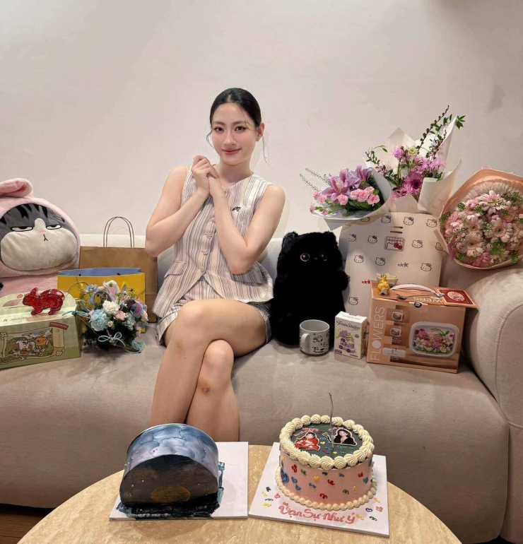 Ảnh sao 25/8: Hồng Nhung xách túi hơn 500 triệu đồng tại Paris - 7