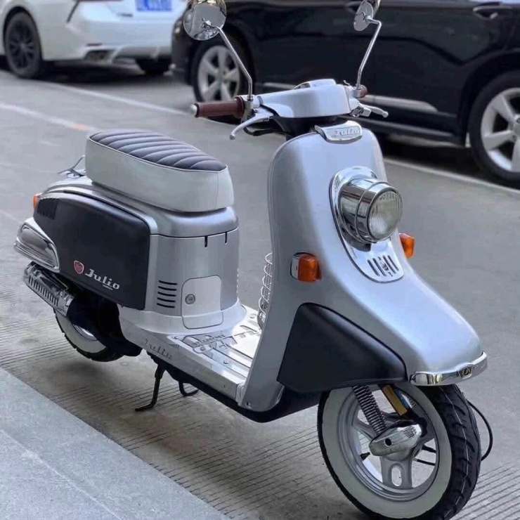 &nbsp;Những chiếc Julio 50 có đầy đủ giấy đăng ký và biển số hiện có thể được rao bán khoảng 95-105 triệu đồng. Ảnh: NVCC