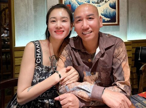 Phú Lê và vợ trước khi bị khởi tố thường khoe ảnh cuộc sống xa hoa