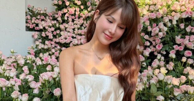 Cuộc sống sang chảnh của người đẹp showbiz Việt vừa được tình trẻ kém 11 tuổi tặng 6.863 bông hồng dịp sinh nhật