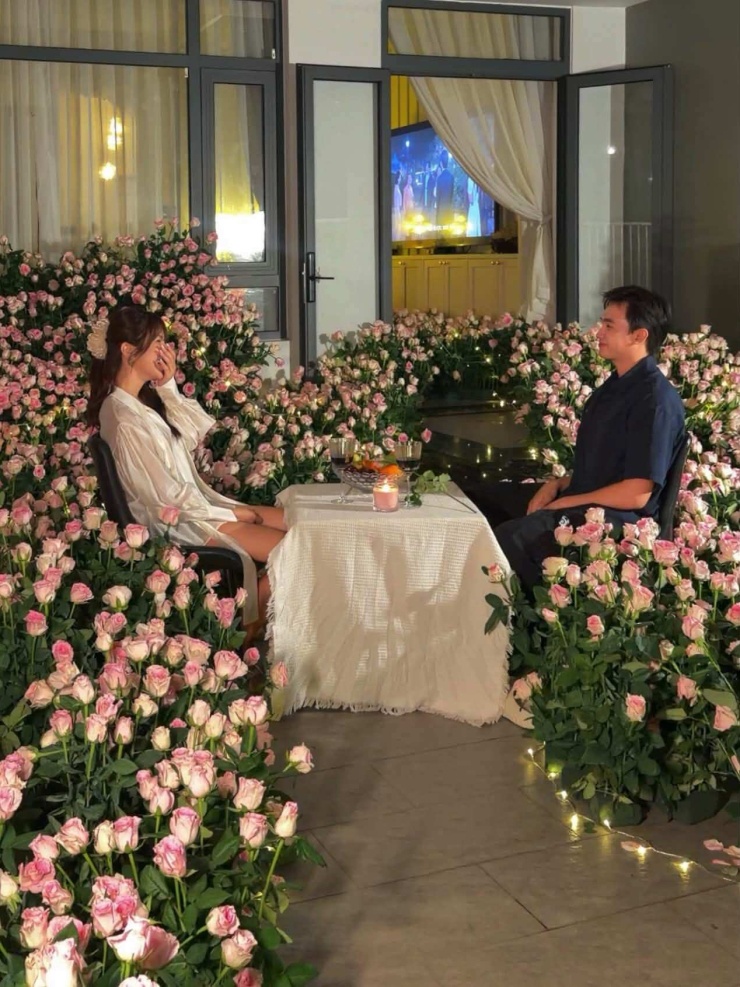 Diệp Lâm anh xúc động khi đón sinh nhật cùng bạn trai.