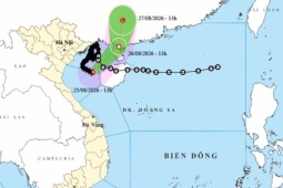 Bão số 4 giật cấp 10, đặc khu Bạch Long Vĩ gió mạnh, sóng biển cao 4m