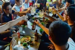 Cái kết đắng dành cho hai anh em sau cốc bia mời giao lưu