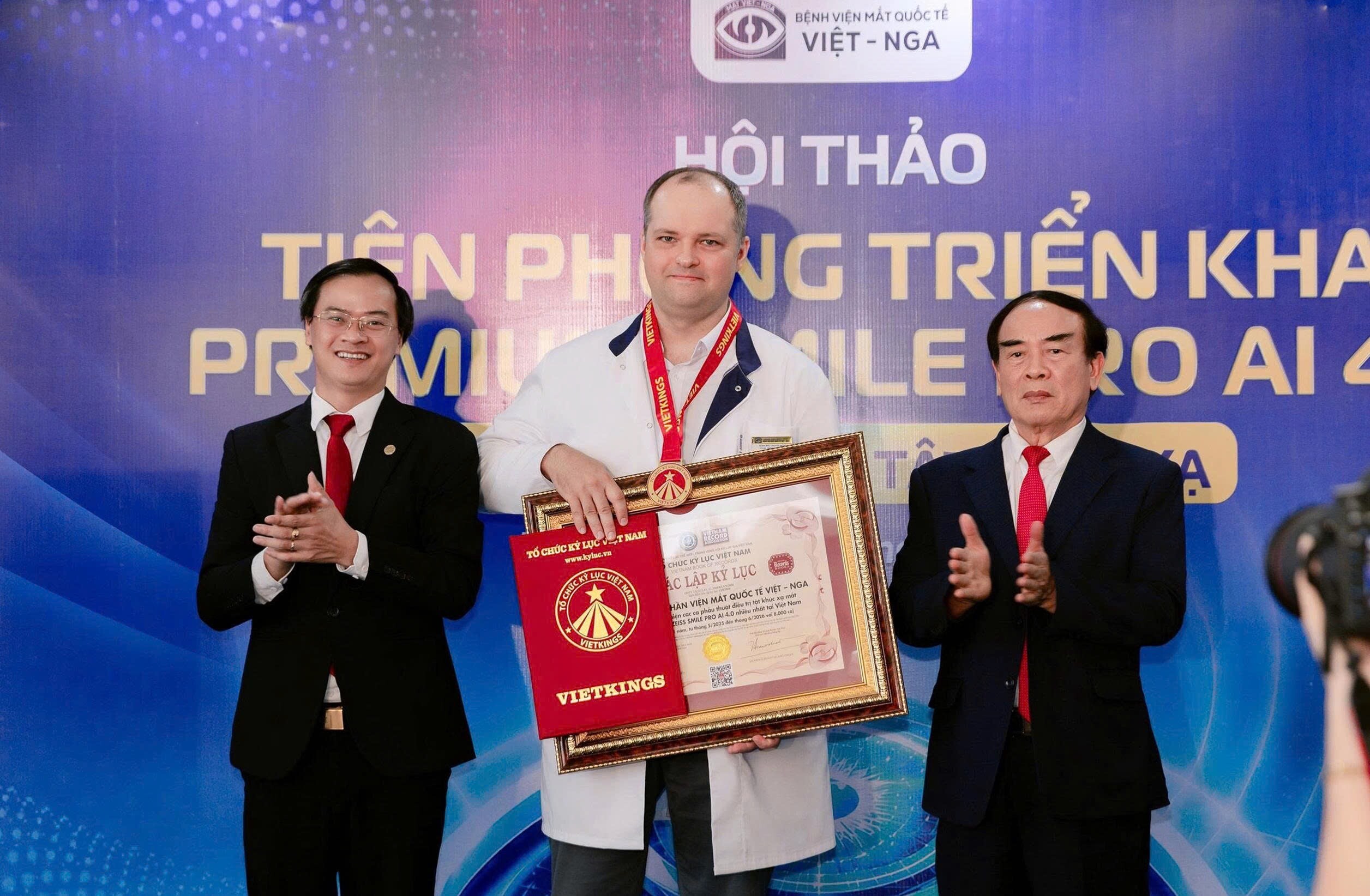 Kỷ lục “Hệ thống Bệnh viện thực hiện phẫu thuật Premium SMILE Pro AI 4.0 nhiều nhất Việt Nam”