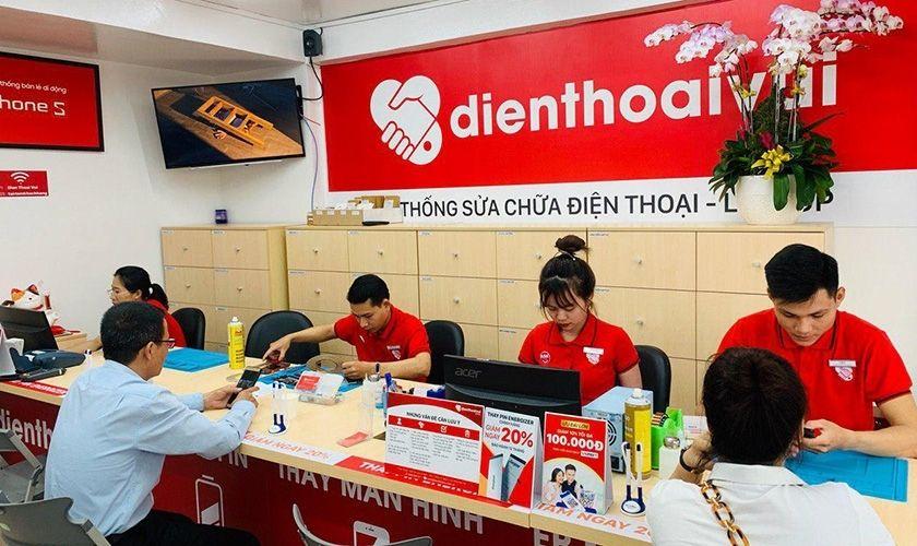 Điện Thoại Vui nổi bật nhờ dịch vụ chuyên nghiệp, đội ngũ nhân viên giàu kinh nghiệm
