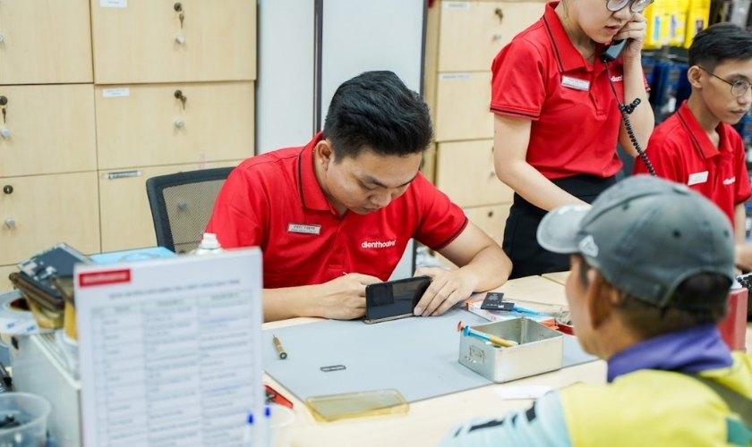 Trung tâm bảo hành tiếp nhận, kiểm tra và xử lý thiết bị Apple gặp sự cố
